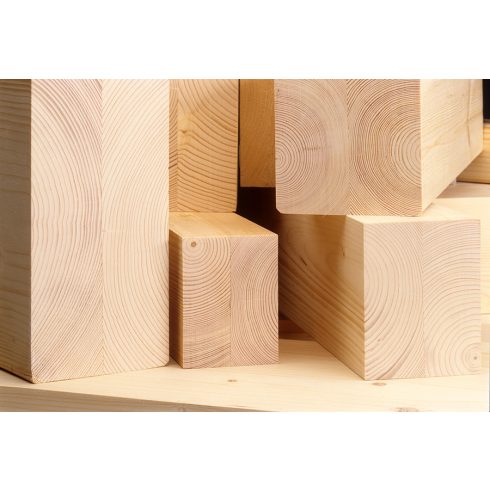 KVH Lucfenyő,ipari kivitel C24 Spruce 13000x100x200mm Industrial quality