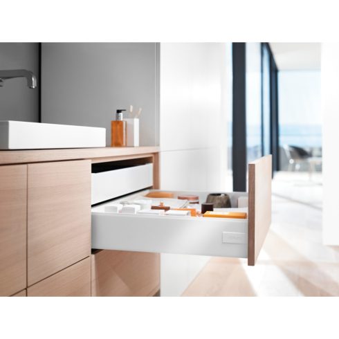 BLUM TB Antaro Tip-On Blumotion K fehér 30 kg 600x115,6mm min.beépítési méret 130,5mm
