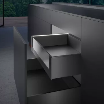   AvanTech YOU  Frontrögzítő a testreszabható belső előlaphoz, Rendszer magasság 187, fehér, Illumination-nel szerelt fiók oldalprofilhoz